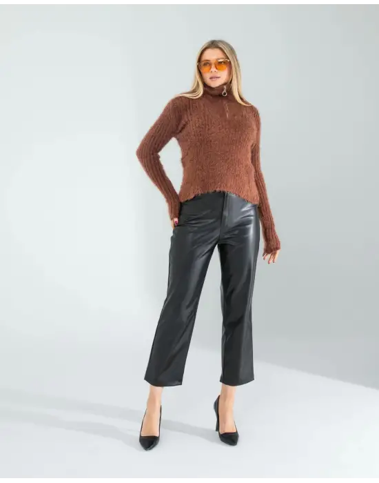 Omarı Kahve Renkli Fermuarlı Triko