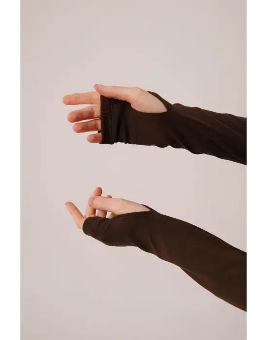 Omarı İkili Kahverengi Takım - Yırtmaç Detaylı Etek ve Kare Yaka Bluz