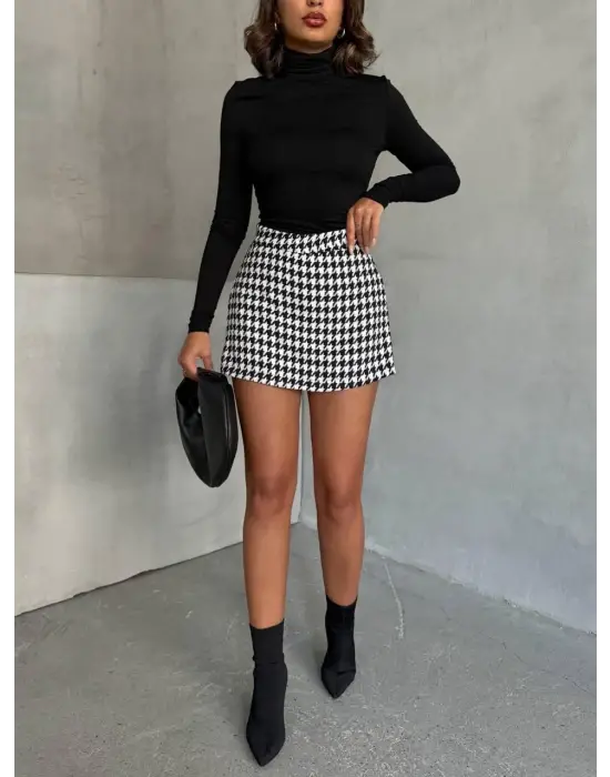 Kapaklı kaşe şort etek siyah beyaz kazayağı h261218