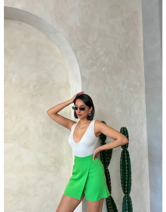 Omarı Yeşil Kapaklı Şort Etek - Trendy ve Rahat Model