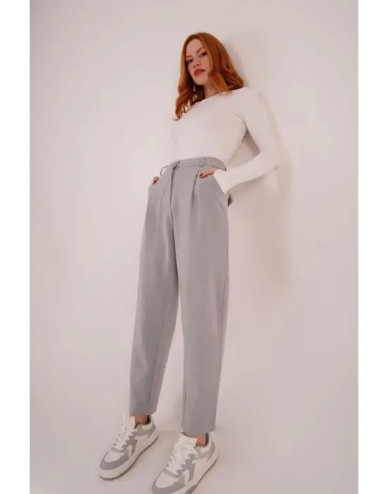 Kapama Cep Detaylı Gri Pantolon