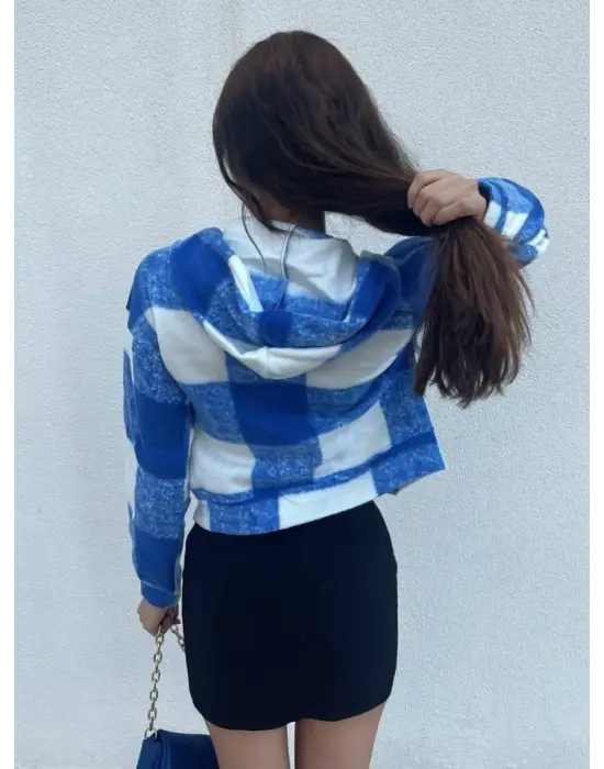 Mavi Kapşonlu Ekose Polar Crop Ceket