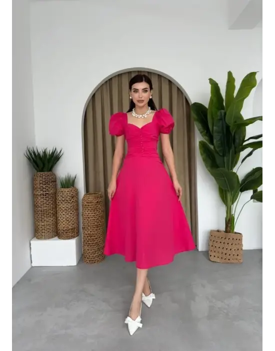 Omarı Kare Yaka Elbise - Şık ve Zarif Tasarımıyla Dikkat Çeken Model