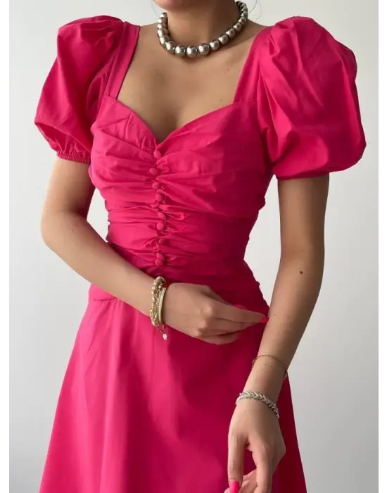 Omarı Kare Yaka Elbise - Şık ve Zarif Tasarımıyla Dikkat Çeken Model