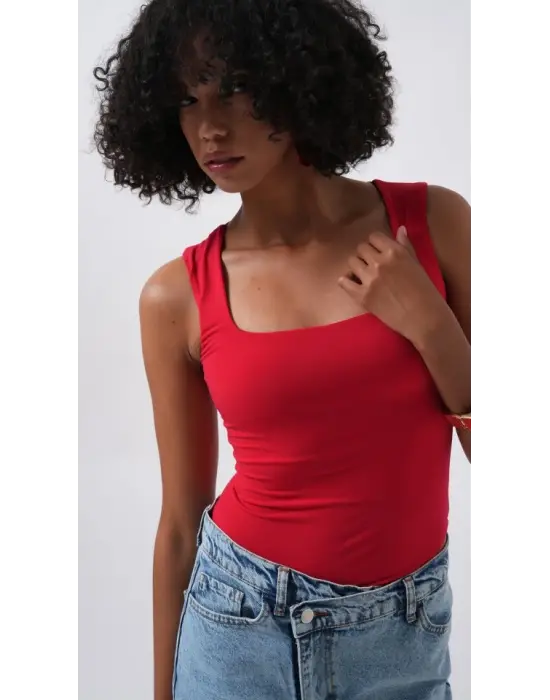 Kare Yaka Kalın Askılı Bodysuit