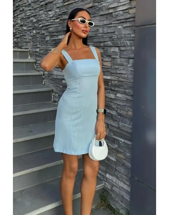 Omarı Sade ve Şık Kare Yaka Mini Elbise