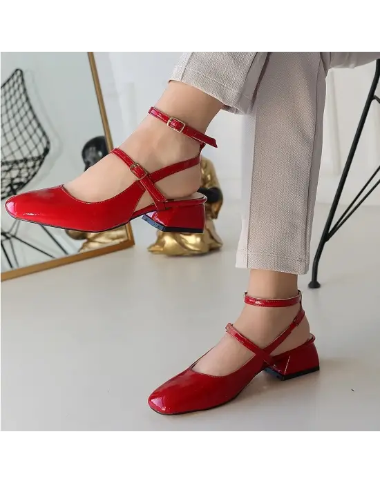 Çarpıcı Rugan Topuklu Ayakkabı