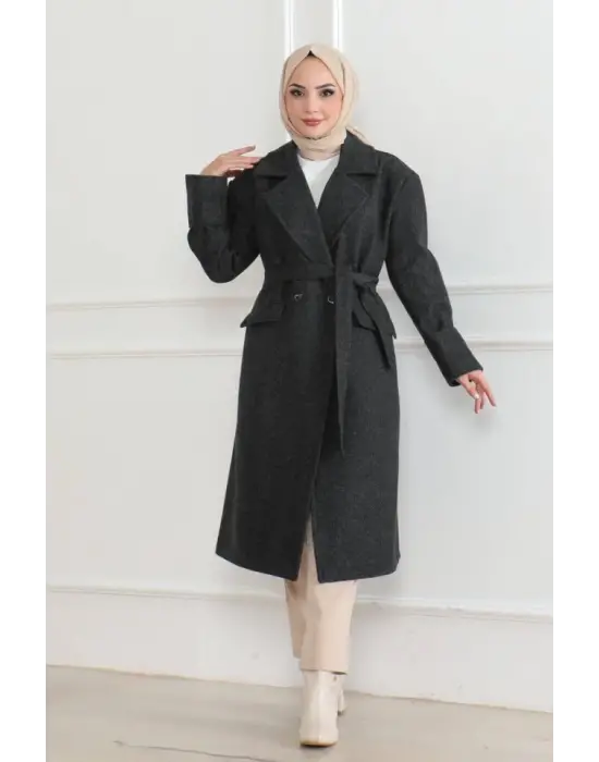 Kaşe Kaban – Uzun Boy 115 Cm Kruvaze Yaka Kuşaklı Astarlı Kışlık Tesettür Kaban, Yünlü Dokuma Kaşmir Kumaş, Cepli Oversize Rahat Kalıp Şık Modern Kaban Mont Modeli (Günlük Ve Özel Gün Kombinlerine Uygun) - Siyah