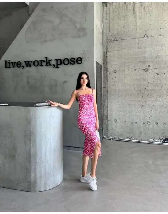 Modern Desenli Askılı Elbise