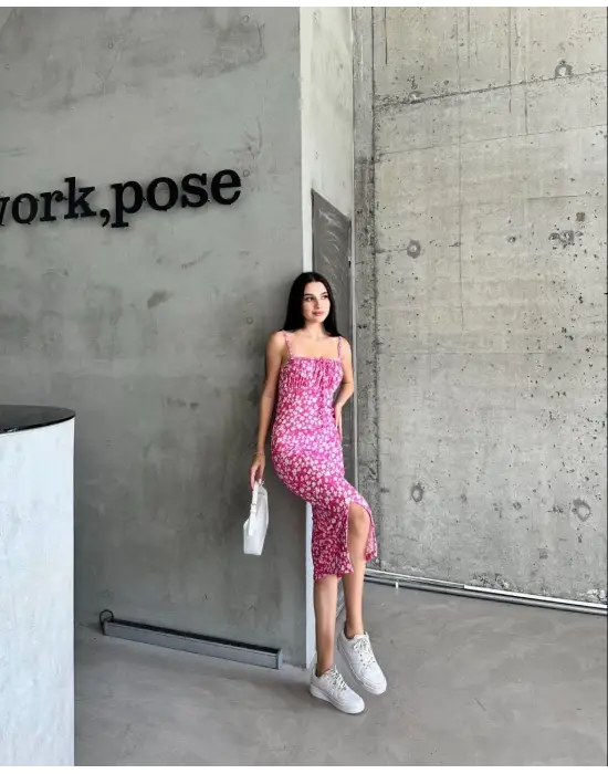 Modern Desenli Askılı Elbise