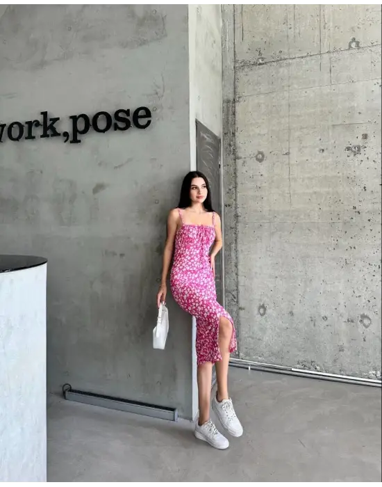 Omarı Desenli Askılı Elbise