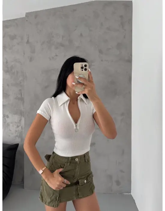 Omarı Modern ve Şık Beyaz Bluz Yaka Fermuarlı