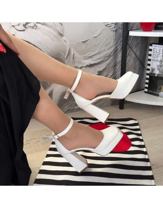 Kawer Beyaz Cilt Topuklu Ayakkabı