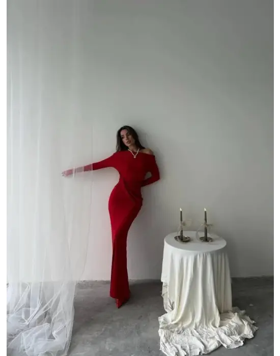 Omarı Uzun Kurdele Detaylı Kayık Yaka Elbise