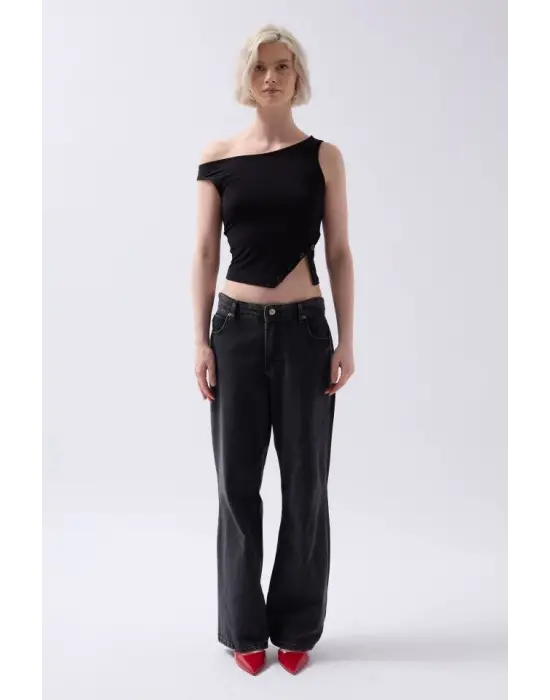 Kayık Yaka Yırtmaç Detay Bluz