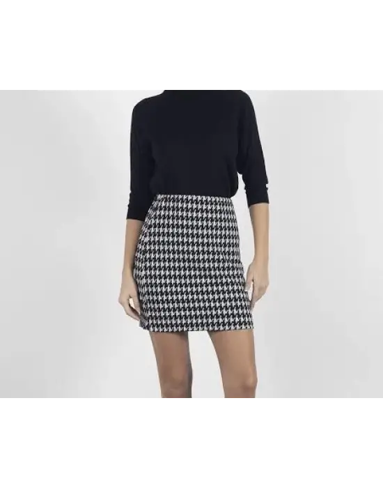 Çarpıcı Kazaayağı Mini Etek