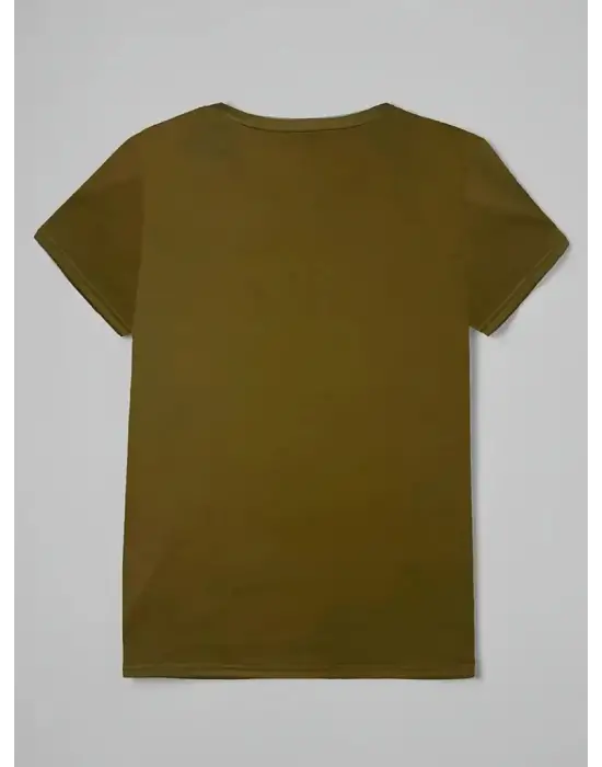 Omarı Yaz Modası: Kedi ve Pati Desenli Kısa Kollu Tişört