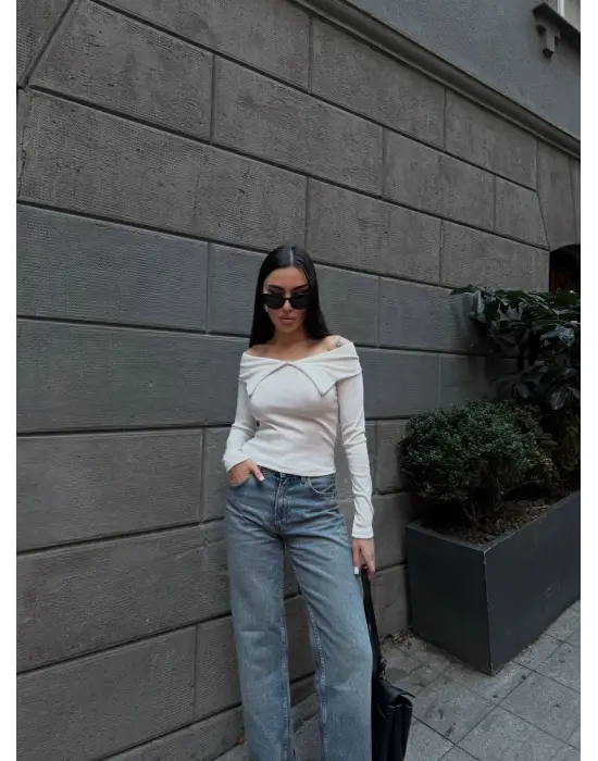 Kelebek yaka uzun kol bluz beyaz