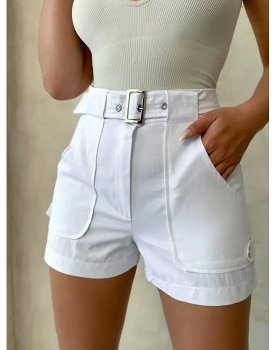 Omarı Yaz stilinizi tamamlayacak beyaz şort