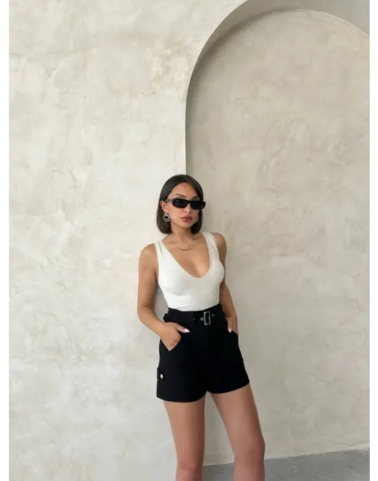 Kemer detaylı gabardin şort siyah s25289