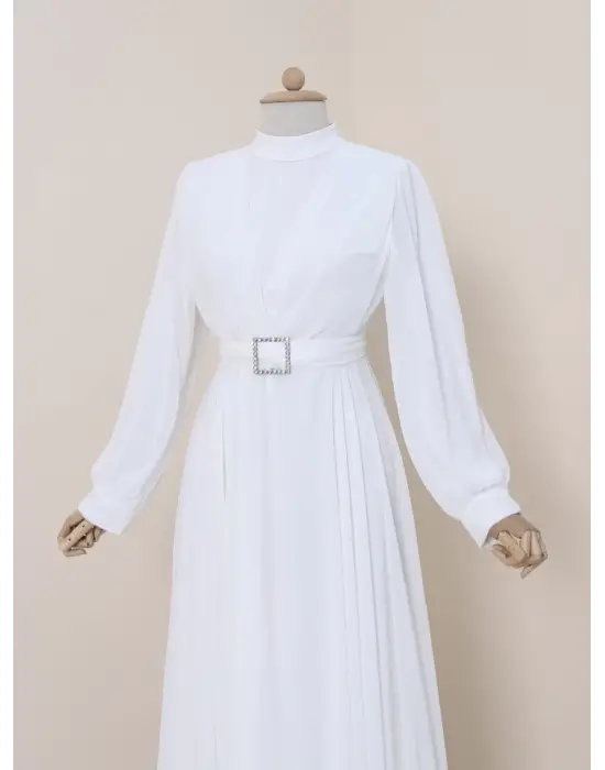 Omarı Modern Pileli Beyaz Tesettür Elbise