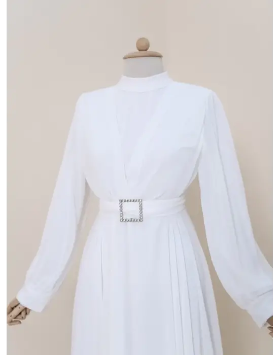 Omarı Modern Pileli Beyaz Tesettür Elbise