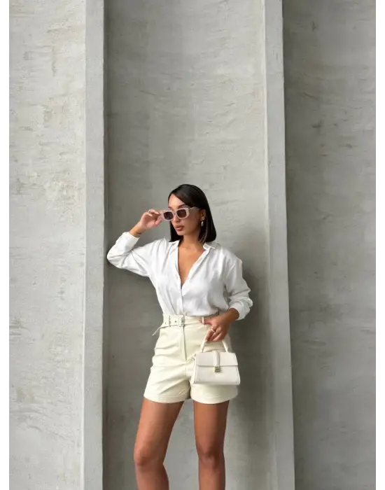 Kemerli deri şort krem h241003