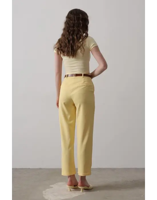 Kemerli Havuç Pantolon - Sarı