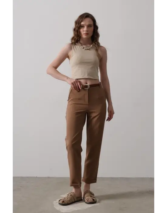 Omarı Kemerli Havuç Pantolon - Taba Renkli Kadın Şık Pantolon