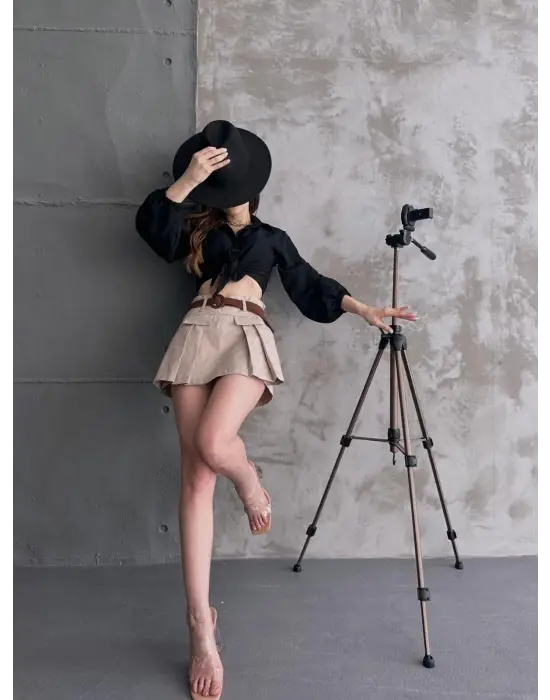 Modern Kapak Detaylı Şort Etek