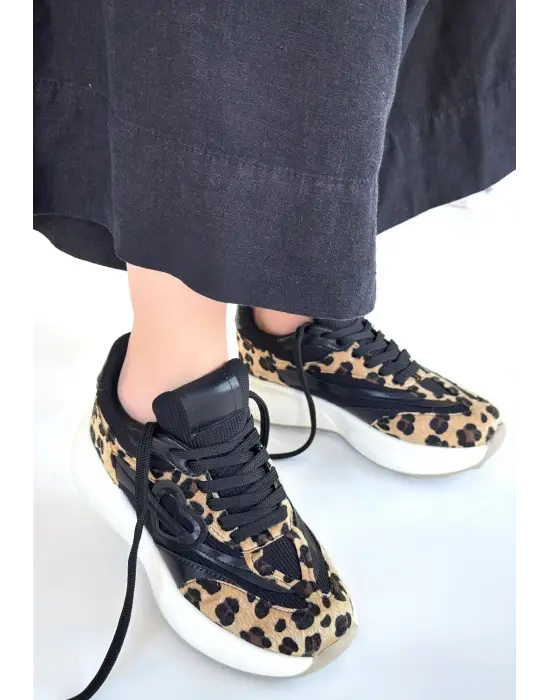 Omarı Leopar Desenli Nubuk Spor Ayakkabı