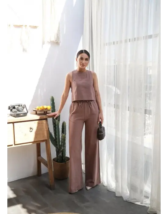 Omarı Rahatlık ve Şıklığı Bir Arada Sunan Keten Takım