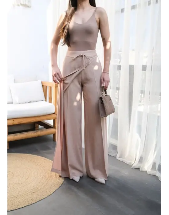 Keten Önü Çapraz Parçali Lasti̇kli̇ Ve Bağcikli Geni̇ş Paça Pantolon