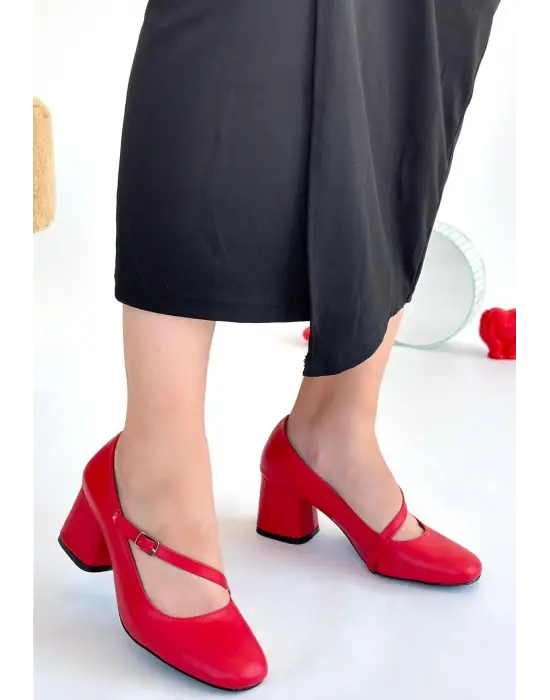 Elegant Kırmızı Topuklu Ayakkabı