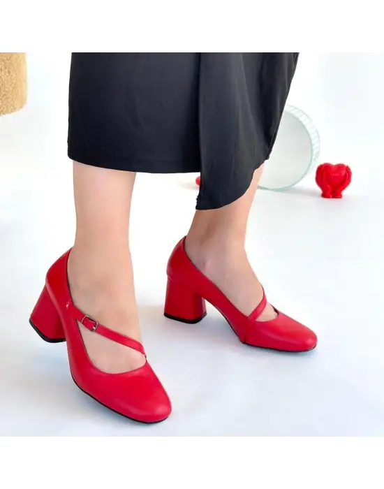 Elegant Kırmızı Topuklu Ayakkabı