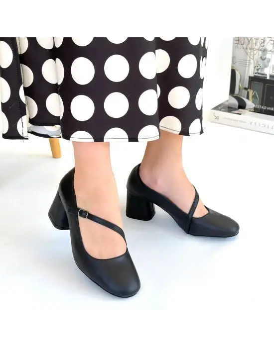 Zarif Topuklu Ayakkabı