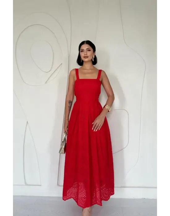Kırmızı Askılı Aparatlı Brode Elbise