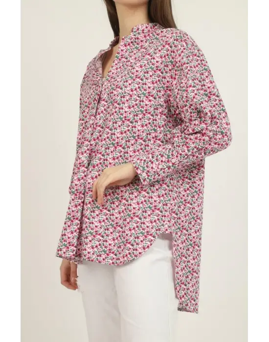 Omarı Desenli Kırmızı V Yakalı Gömlek