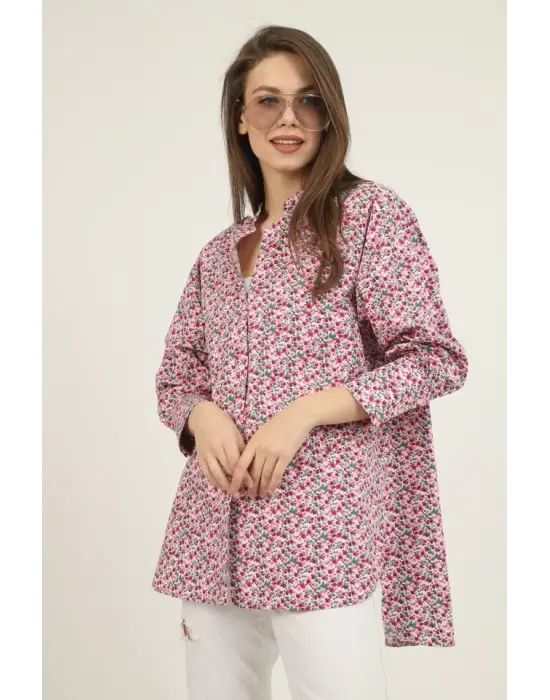 Omarı Desenli Kırmızı V Yakalı Gömlek