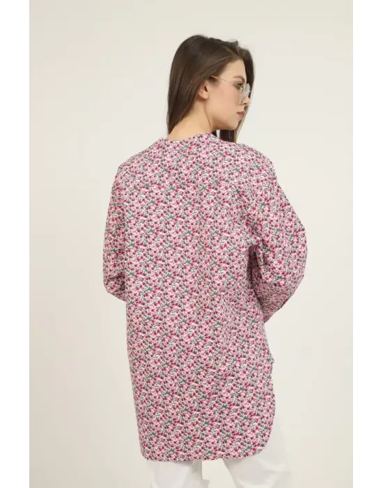 Omarı Desenli Kırmızı V Yakalı Gömlek