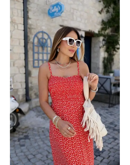 Kırmızı Eteği Fırfırlı Elbise