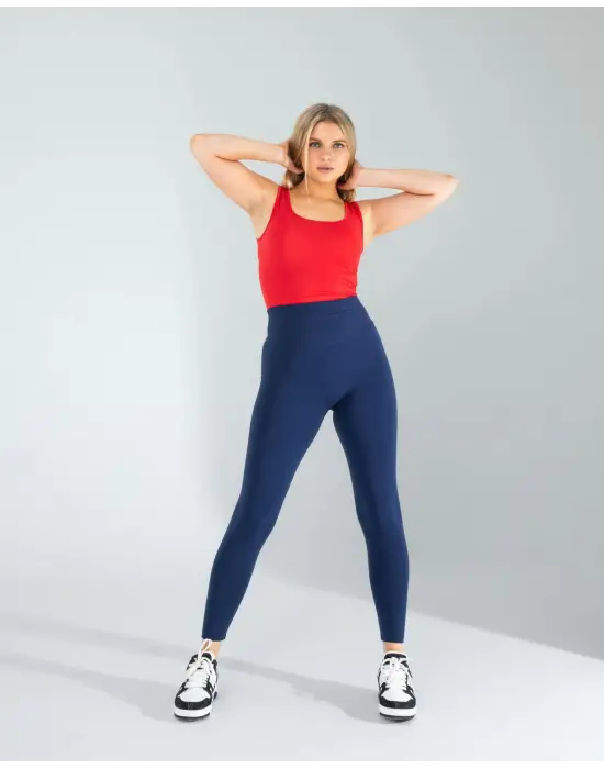 Omarı Zarif Çizgileriyle Kırmızı Basic Bluz