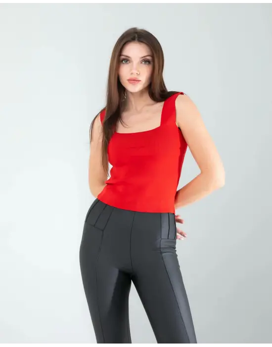 Omarı Kırmızı Kare Yaka Kalın Askılı Crop Bluz