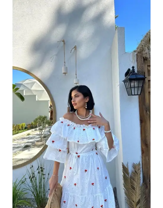 Omarı Elegan Kırmızı Brode Elbise Omuz Detaylı