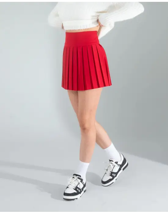 Omarı Parıldayan Kırmızı Etek - İnce Detaylarla Şıklık