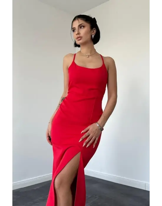Omarı Derin Dekolteli Kırmızı Elbise