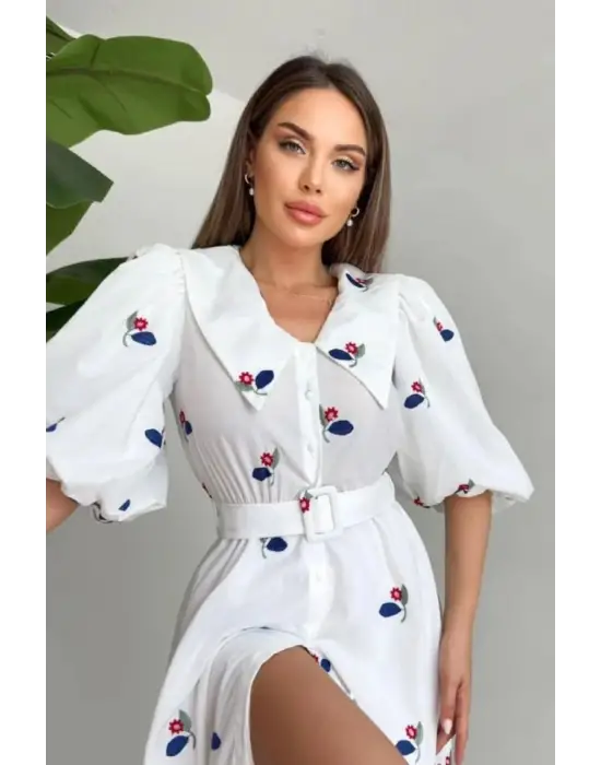 Kırmızı Yakası Çiçek Motifli Kemerli Elbise