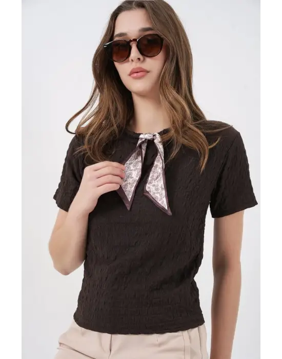 Kısa Kol Fularlı Örme Bluz 981 - Kahverengi