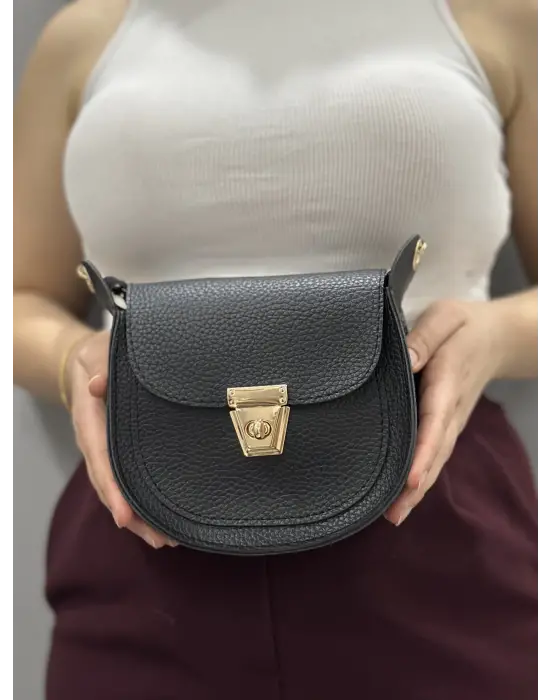 Omarı Şık Siyah Cilt Çanta Modelleri