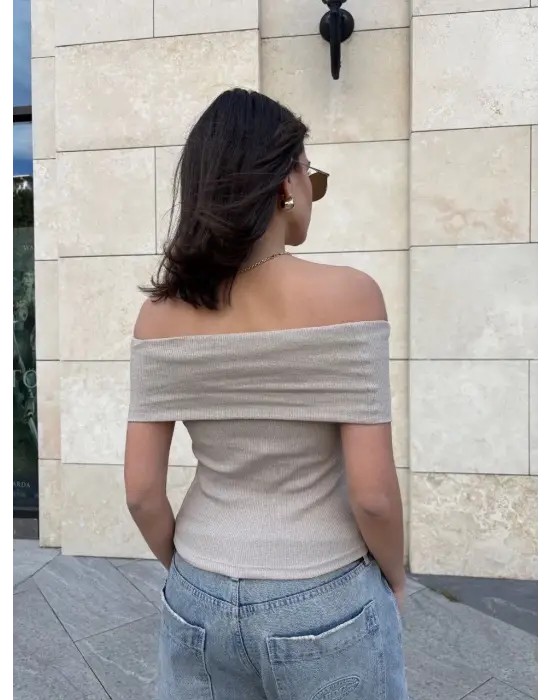 Omarı Yumuşak Dokunuşlu Sıfır Kol Bluz